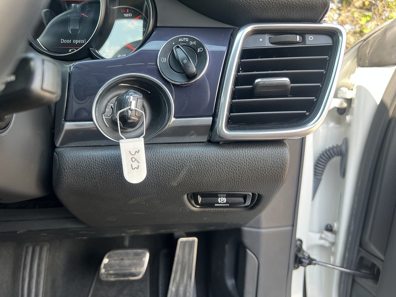 Porsche Panamera V6 - U12293