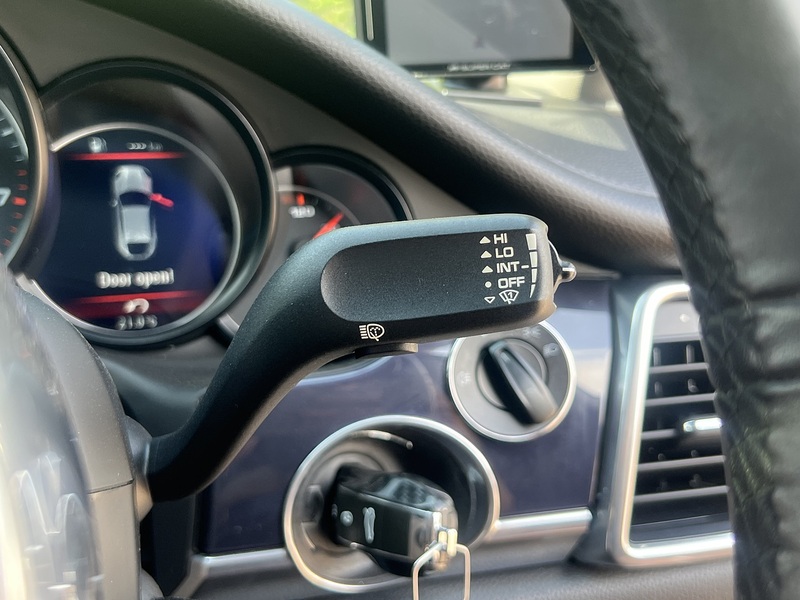 Porsche Panamera V6 - U12293