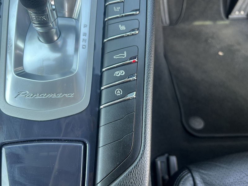 Porsche Panamera V6 - U12293