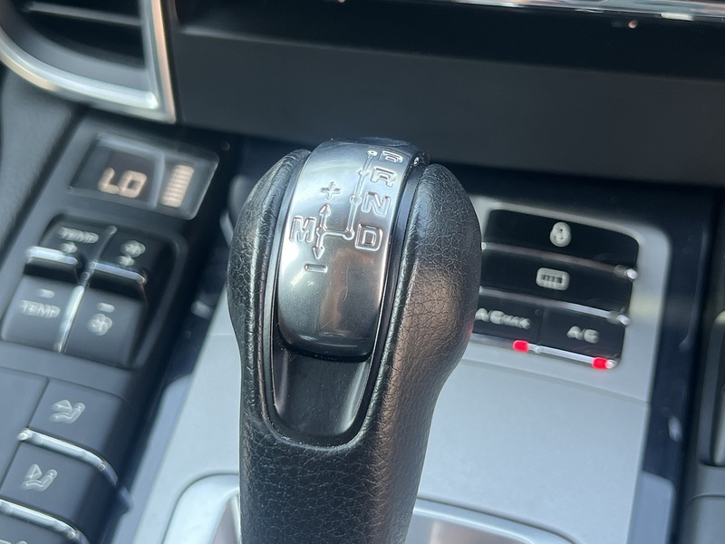 Porsche Panamera V6 - U12293