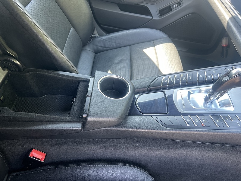 Porsche Panamera V6 - U12293