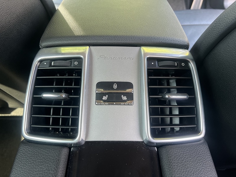 Porsche Panamera V6 - U12293