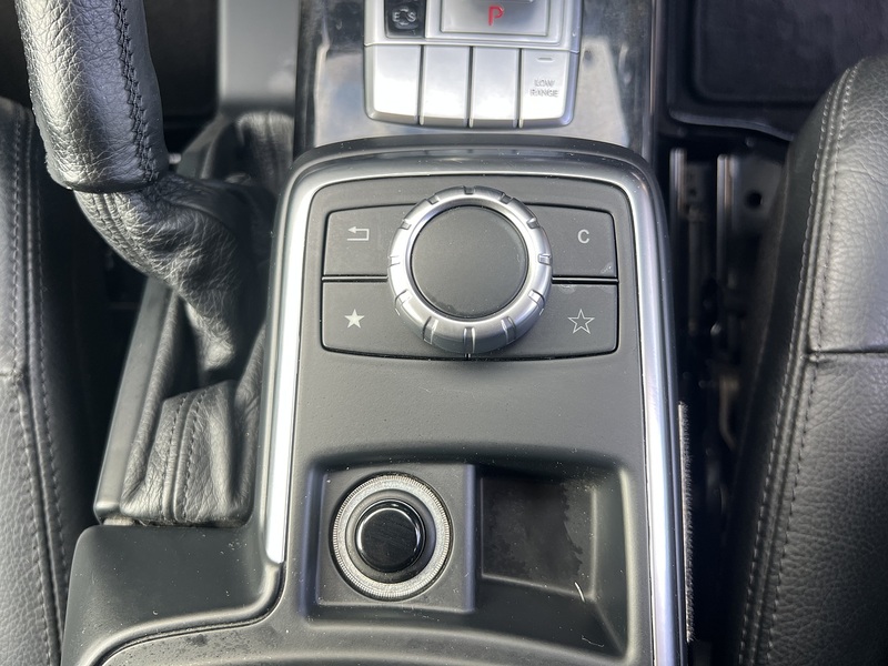 Mercedes-Benz G-Class G350 Bluetec - U12302
