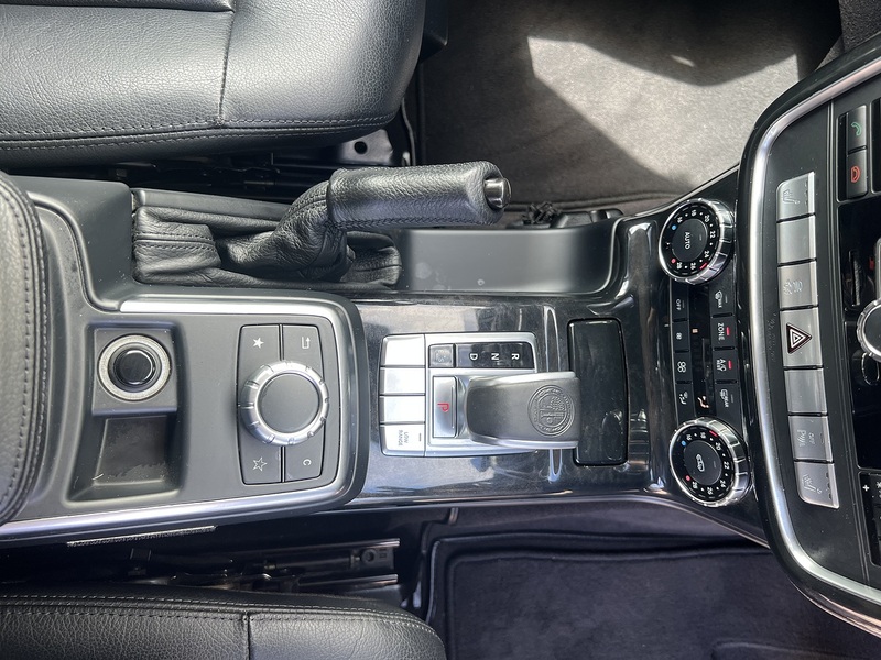 Mercedes-Benz G-Class G350 Bluetec - U12302
