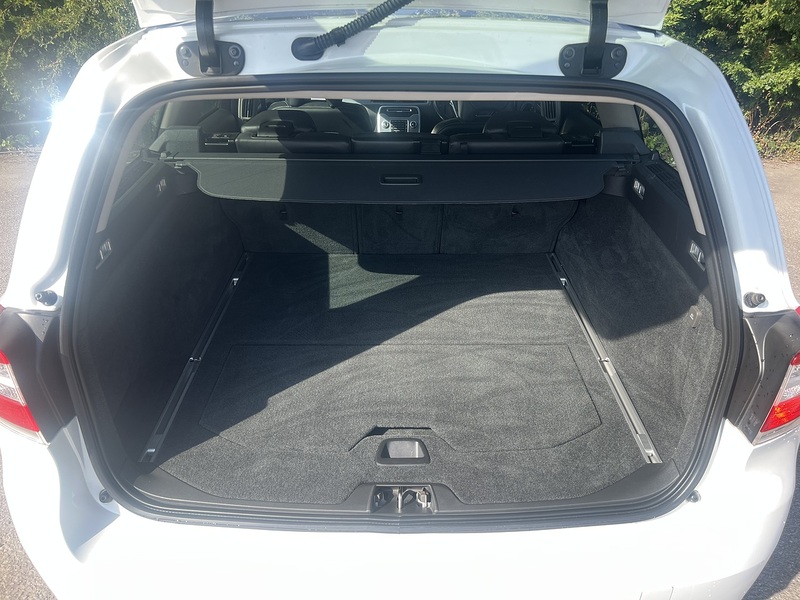 Volvo V70 T5 Dynamic Edition - U12305