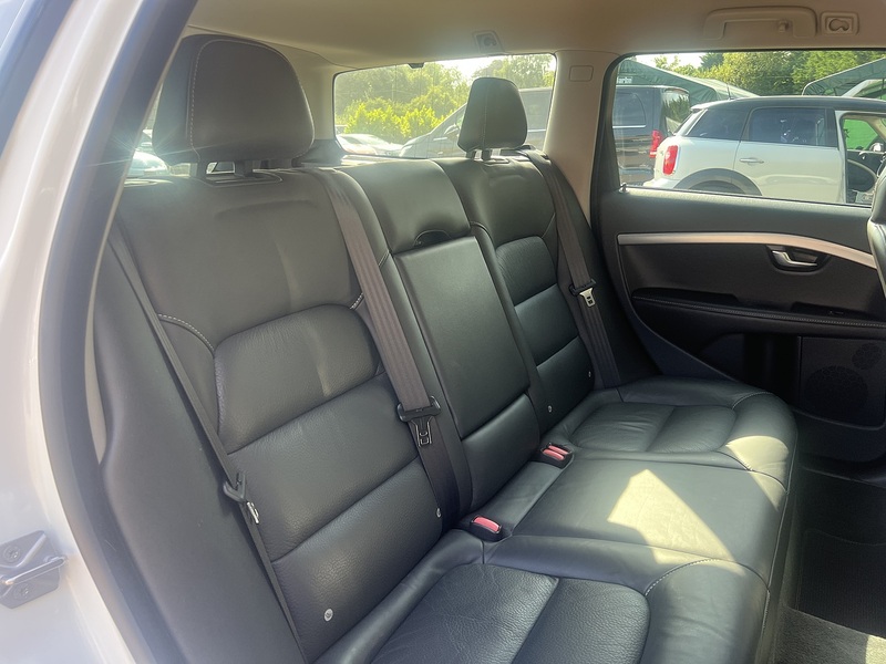 Volvo V70 T5 Dynamic Edition - U12305