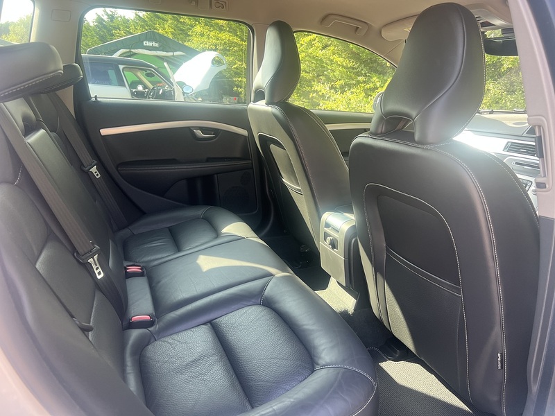 Volvo V70 T5 Dynamic Edition - U12305