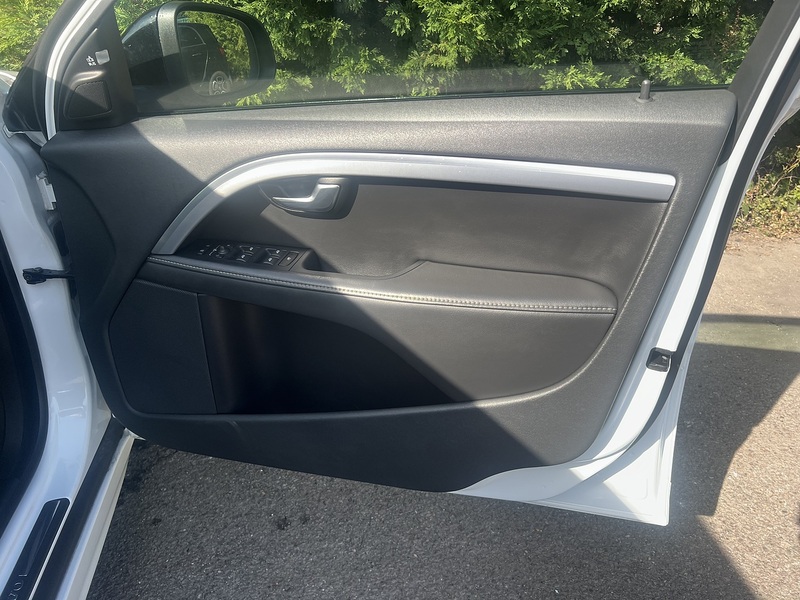 Volvo V70 T5 Dynamic Edition - U12305