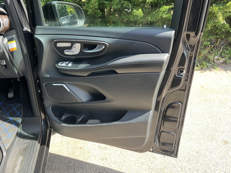 Mercedes-Benz V-Class V 220D Avantgarde Long - U12308
