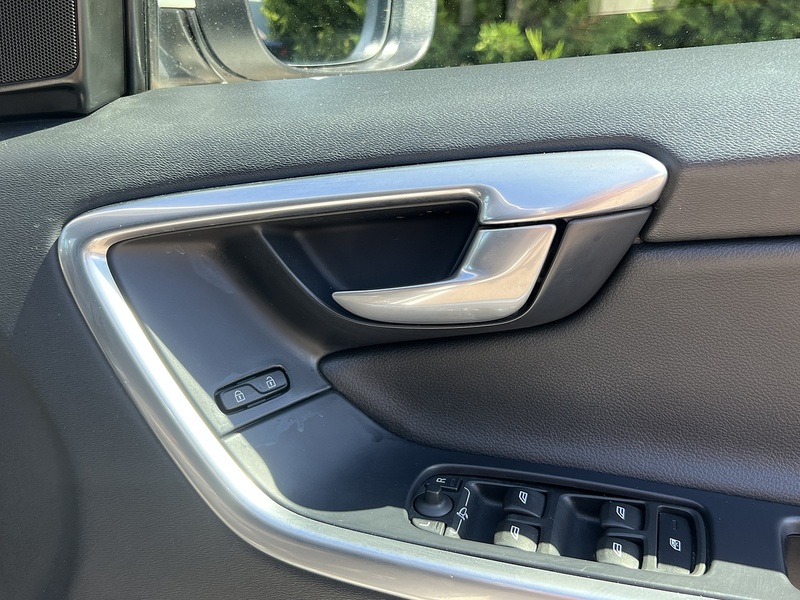 Volvo Xc60 T5 Se Lux Nav - U12309
