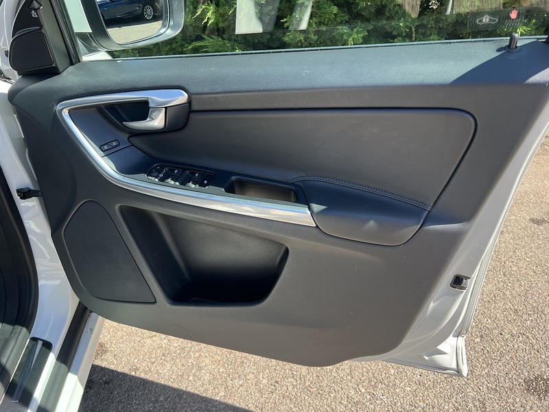 Volvo Xc60 T5 Se Lux Nav - U12309