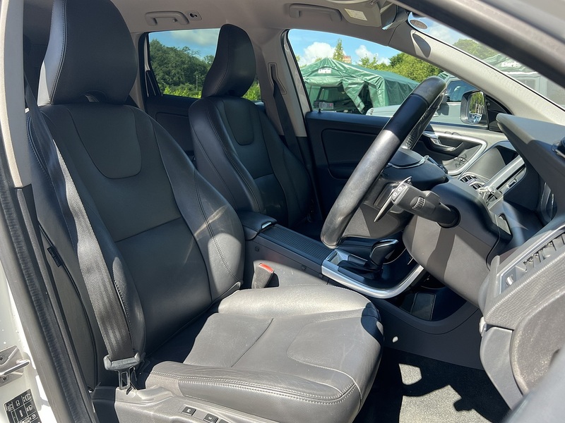 Volvo Xc60 T5 Se Lux Nav - U12309