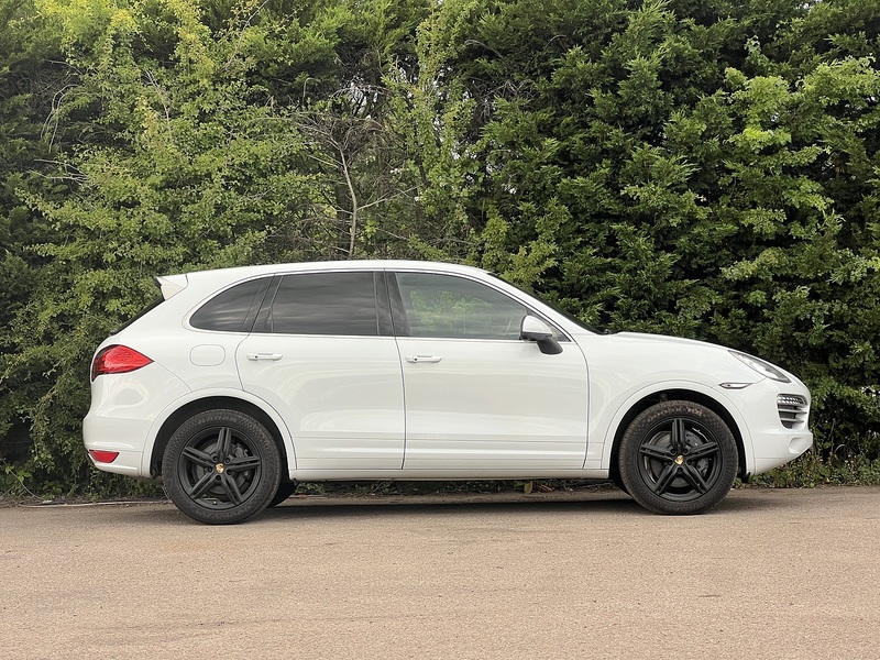Porsche Cayenne V6 Platinum Edition - U12318