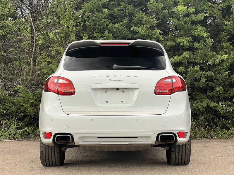 Porsche Cayenne V6 Platinum Edition - U12318