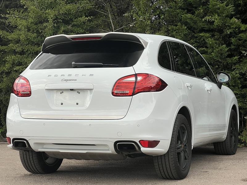 Porsche Cayenne V6 Platinum Edition - U12318