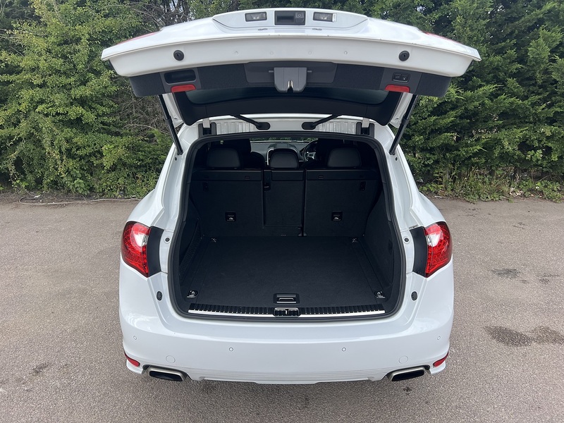 Porsche Cayenne V6 Platinum Edition - U12318
