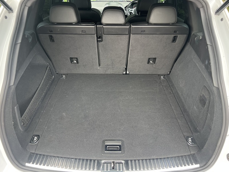 Porsche Cayenne V6 Platinum Edition - U12318