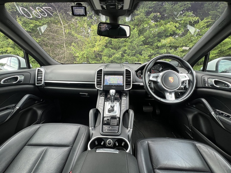 Porsche Cayenne V6 Platinum Edition - U12318