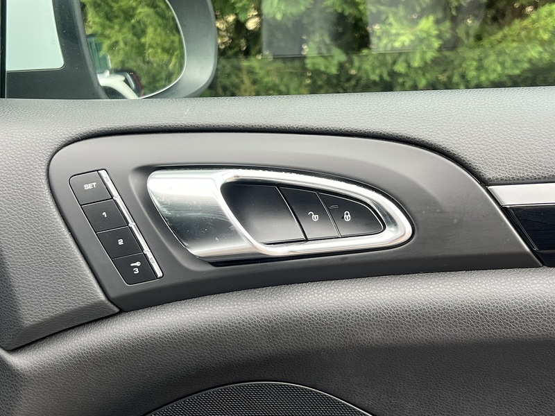 Porsche Cayenne V6 Platinum Edition - U12318
