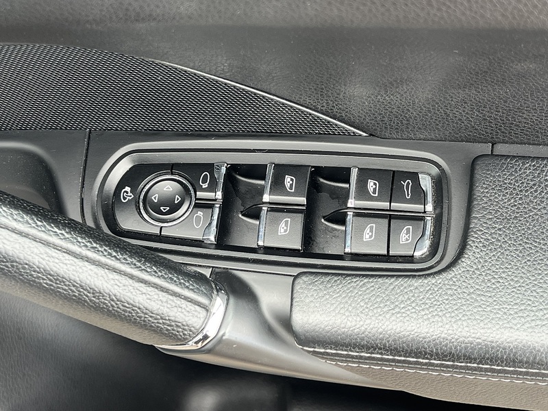 Porsche Cayenne V6 Platinum Edition - U12318