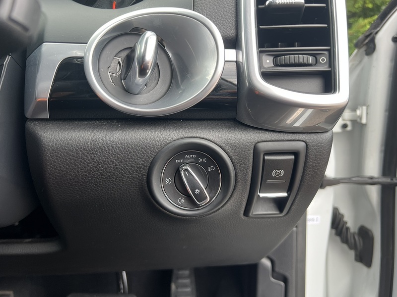 Porsche Cayenne V6 Platinum Edition - U12318