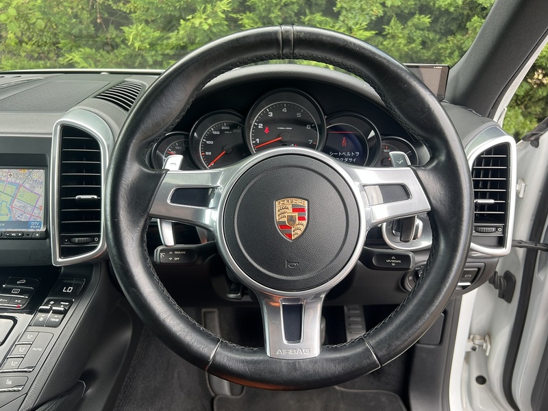 Porsche Cayenne V6 Platinum Edition - U12318