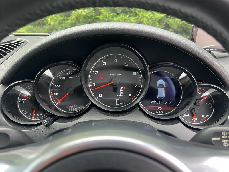 Porsche Cayenne V6 Platinum Edition - U12318