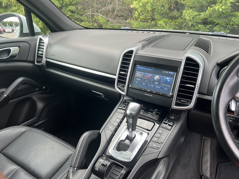 Porsche Cayenne V6 Platinum Edition - U12318