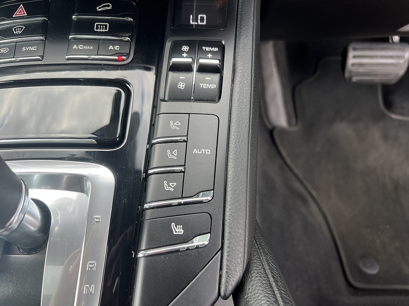 Porsche Cayenne V6 Platinum Edition - U12318