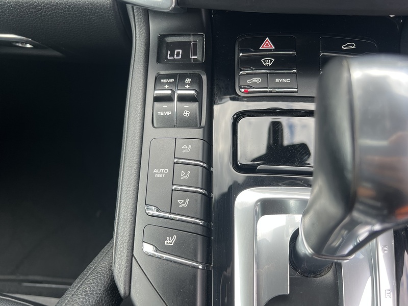 Porsche Cayenne V6 Platinum Edition - U12318
