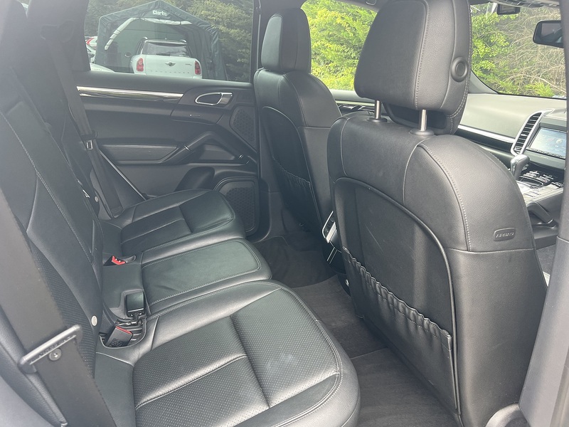 Porsche Cayenne V6 Platinum Edition - U12318