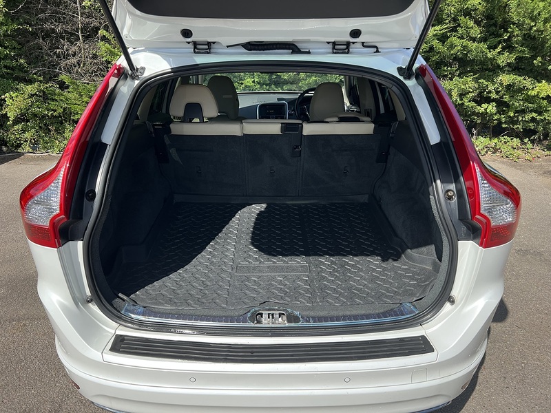 Volvo Xc60 T5 Se Lux Nav - U12319