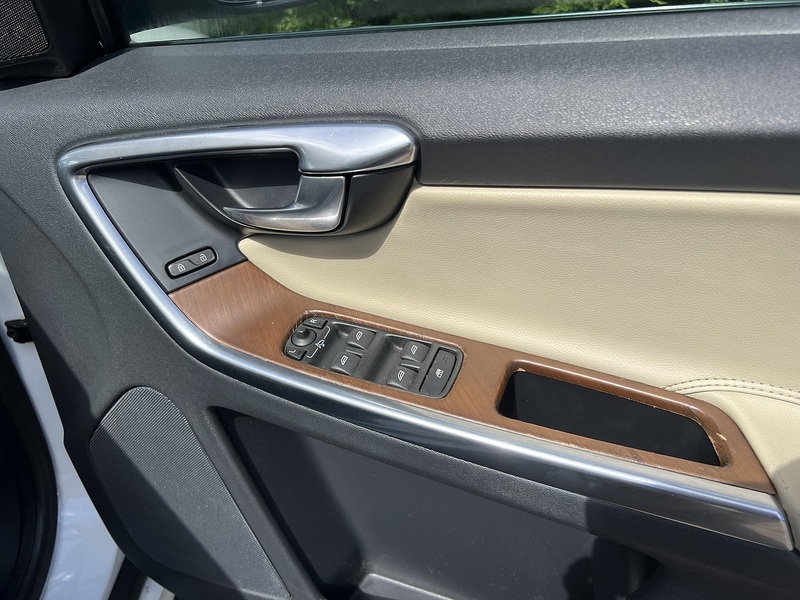 Volvo Xc60 T5 Se Lux Nav - U12319