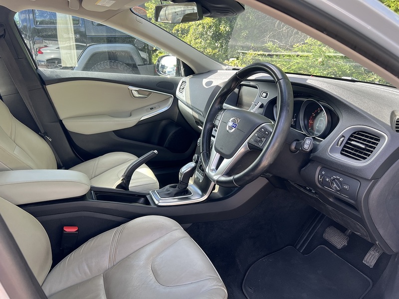 Volvo V40 T4 Se Lux Nav - U12321