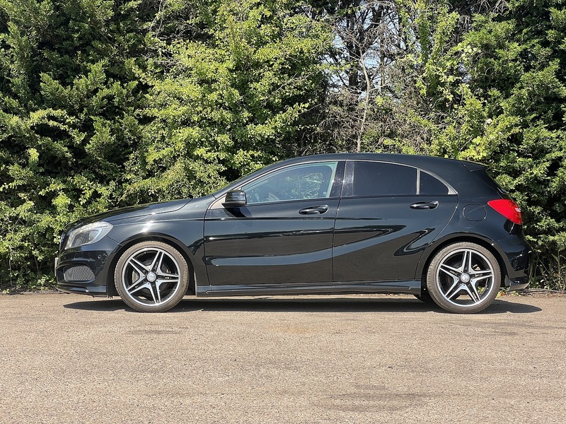 Mercedes-Benz A-Class A200 Amg Night Edition - U12322