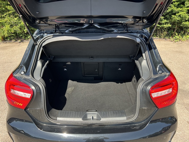 Mercedes-Benz A-Class A200 Amg Night Edition - U12322