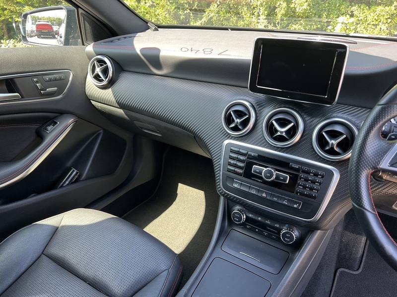 Mercedes-Benz A-Class A200 Amg Night Edition - U12322