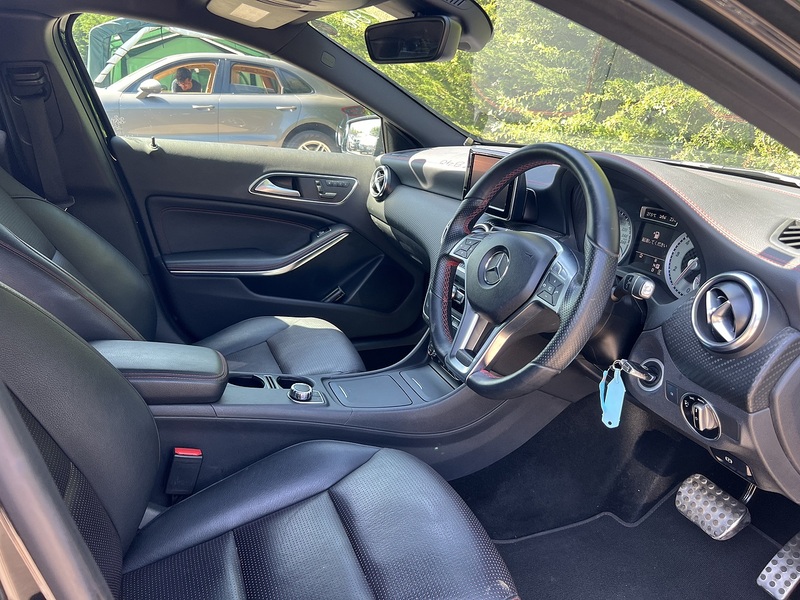 Mercedes-Benz A-Class A200 Amg Night Edition - U12322