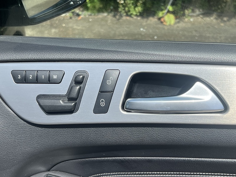 Mercedes-Benz M-Class Ml350 Bluetec Amg Line Premium - U12323