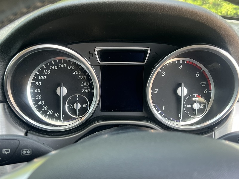 Mercedes-Benz M-Class Ml350 Bluetec Amg Line Premium - U12323