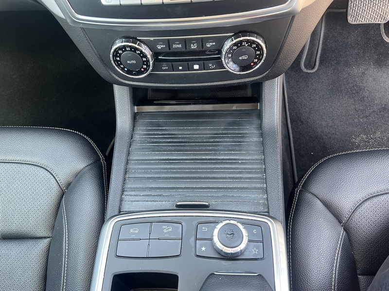 Mercedes-Benz M-Class Ml350 Bluetec Amg Line Premium - U12323