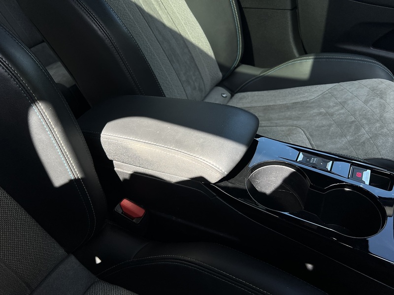 Peugeot E-2008 GT Premium - U12326