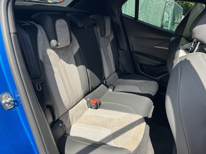 Peugeot E-2008 GT Premium - U12326