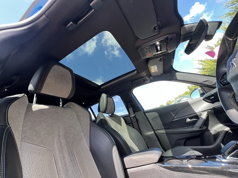 Peugeot E-2008 GT Premium - U12326