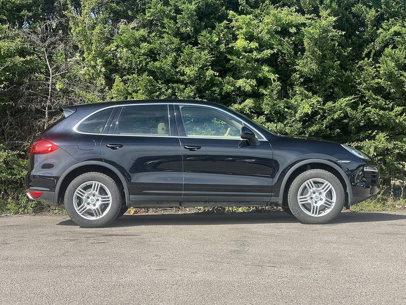 Porsche Cayenne Platinum Edition - U12327