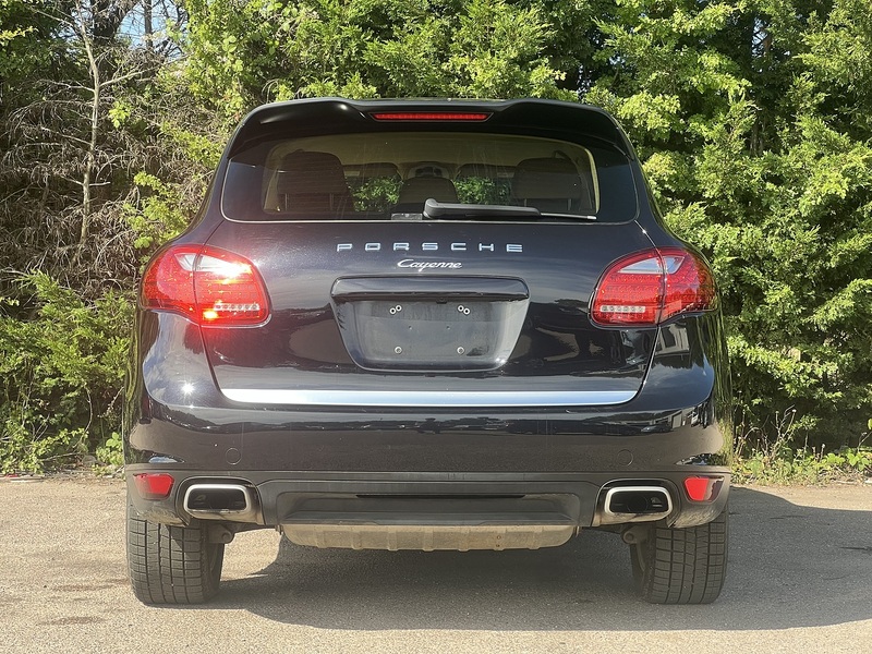 Porsche Cayenne Platinum Edition - U12327