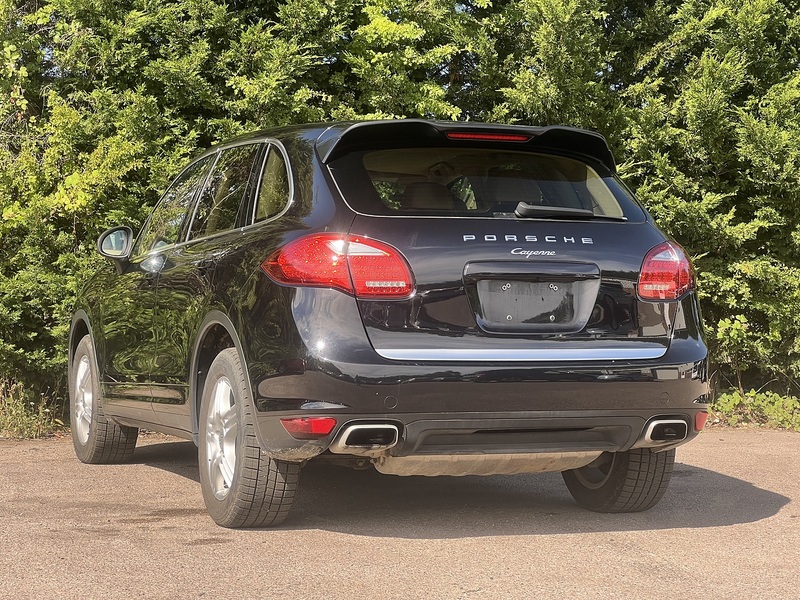 Porsche Cayenne Platinum Edition - U12327