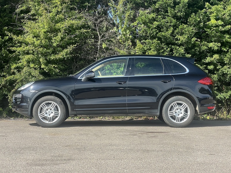 Porsche Cayenne Platinum Edition - U12327