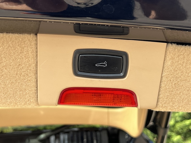 Porsche Cayenne Platinum Edition - U12327
