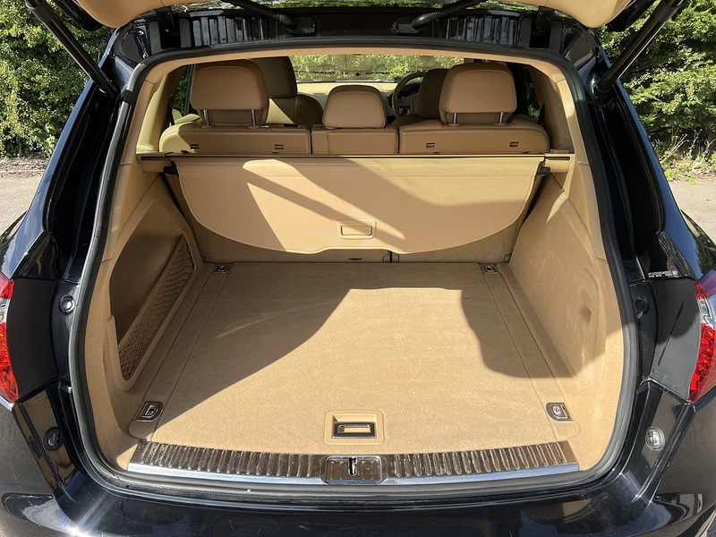 Porsche Cayenne Platinum Edition - U12327
